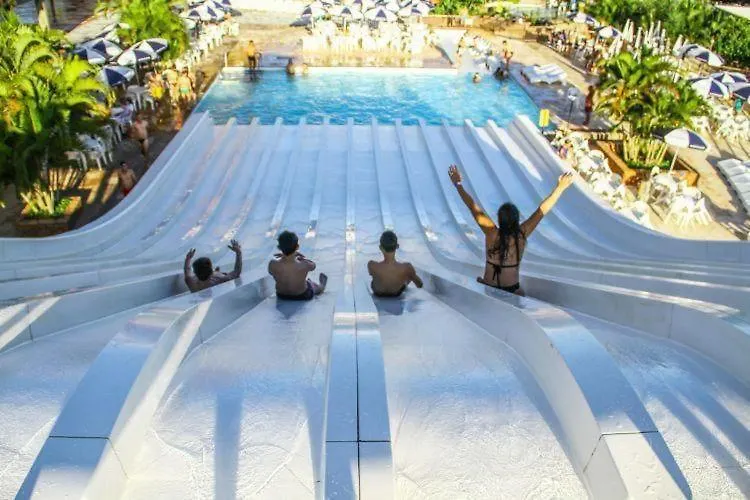 Piazza Com Ingressos Acqua Park Diroma Ate 4 Pessoas Apartment Caldas Novas Brazil